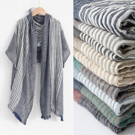 Écharpe fine à rayures bleu marine assortie pour homme, idéale pour le printemps et l'été