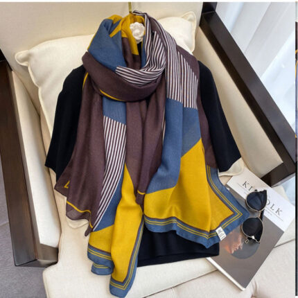 Accessoires décontractés et tendance : foulards en soie pour femmes