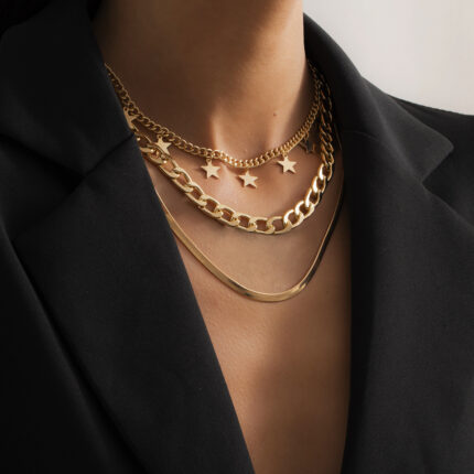 Collier ras du cou multicouches en forme d'étoile pour femme
