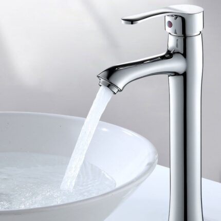 Robinet de lavabo en cuivre haut